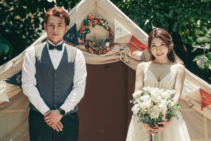 How to celebrate your wooden Anniversary 5 years of marriage?